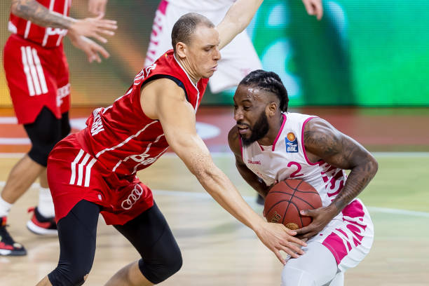 豪门的目光 豪门的目光